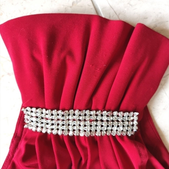 Host PICK NWT festive Cleo red dress crystal  size 6 - Picture 7 of 12